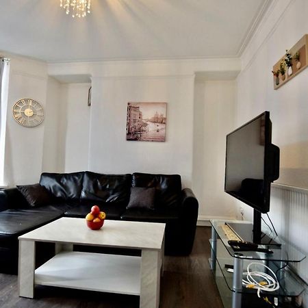 Come On In Villa Pontypridd Exterior foto